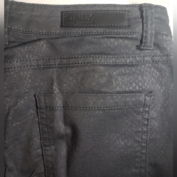 ONLY gray pants size S. - Picture 5 of 6